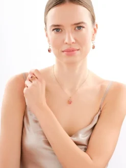 Złota zawieszka z cyrkoniami