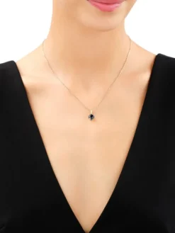 Złota zawieszka z cyrkoniami