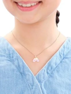 Złota zawieszka z emalią - buciki