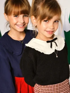 Złota zawieszka z emalią - bałwanek