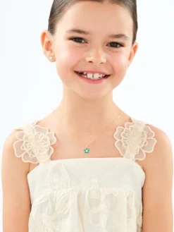 Złota zawieszka z emalią - kwiat