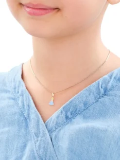 Złota zawieszka z emalią - wróżka