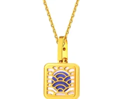 Złota zawieszka z emalią i masą perłową