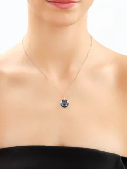 Złota zawieszka z kryształem syntetycznym