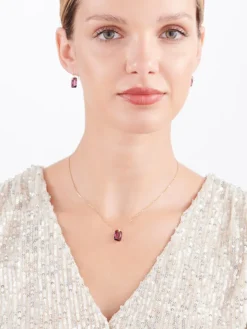 Złota zawieszka z kryształem syntetycznym