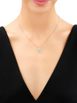 Złota zawieszka z kryształem syntetycznym