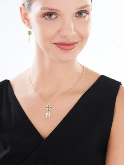 Złota zawieszka z onyksem syntetycznym - łapacz snów