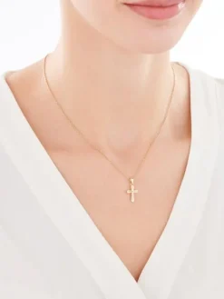 Złota zawieszka z wizerunkiem Chrystusa - krzyż