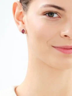 Złote kolczyki z korundami syntetycznymi