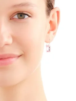 Złote kolczyki z kryształami syntetycznymi