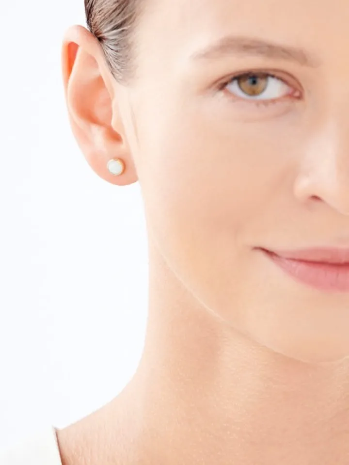 Złote kolczyki z opalitami