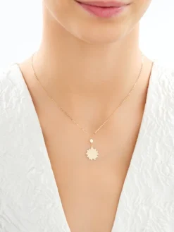 Złoty naszyjnik - kwiat