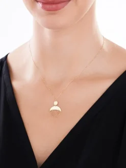 Złoty naszyjnik, ankier