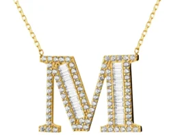 Złoty naszyjnik z cyrkoniami - litera M