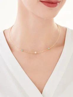 Złoty naszyjnik z emalią