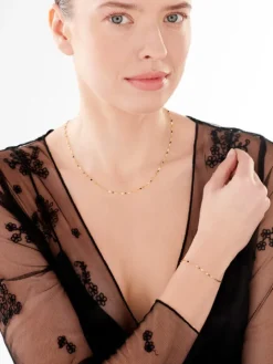 Złoty naszyjnik z emalią, skręcone blaszki