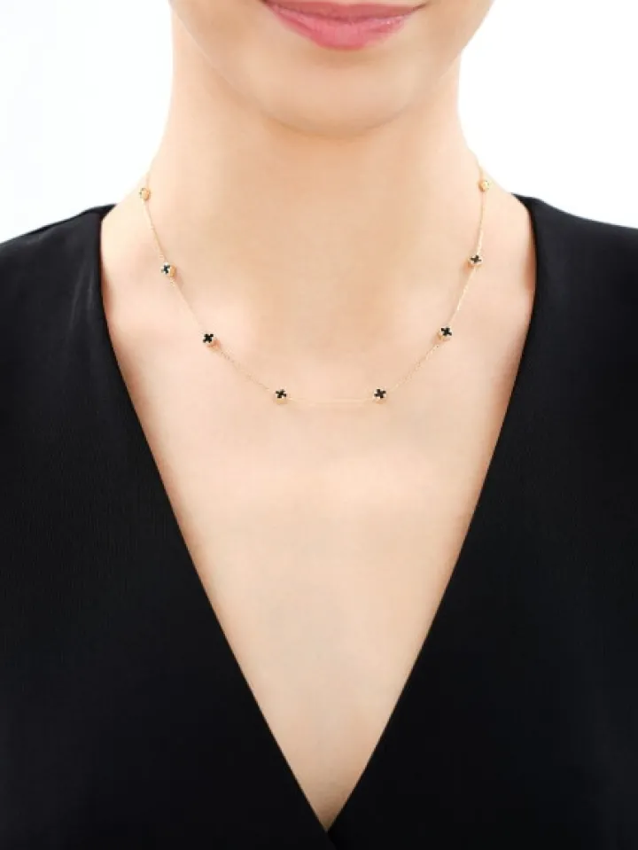 Złoty naszyjnik z onyksami syntetycznymi - koniczyny