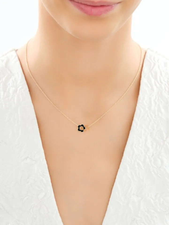 Złoty naszyjnik z onyksem syntetycznym - kwiaty