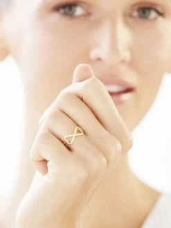 Złoty pierścionek -  nieskończoność