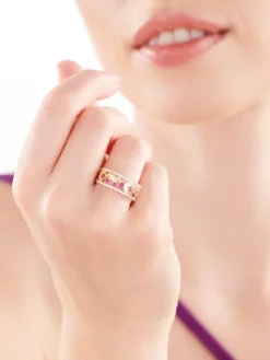 Złoty pierścionek z cyrkoniami