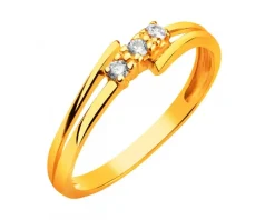 Złoty pierścionek z cyrkoniami