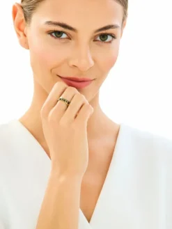 Złoty pierścionek z cyrkoniami