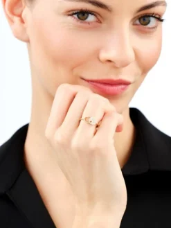 Złoty pierścionek z cyrkoniami - serca