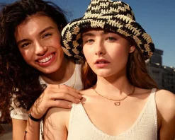 Złoty pierścionek z cyrkonią - serca