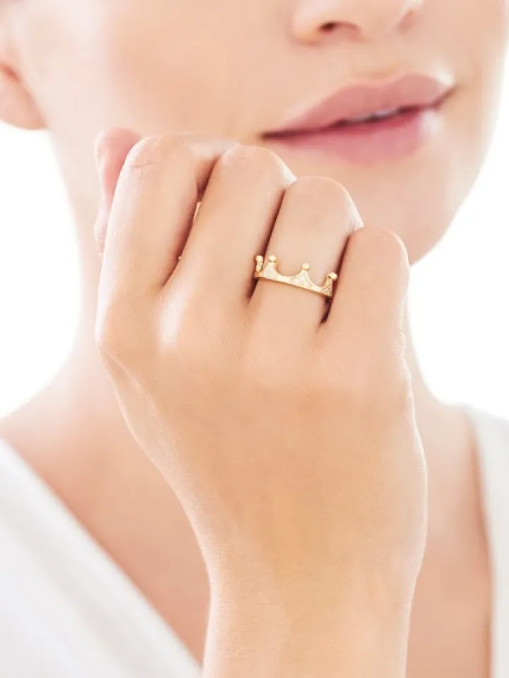 Złoty pierścionek z cyrkoniami - korona