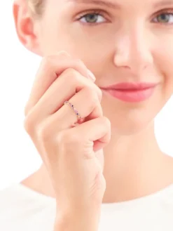 Złoty pierścionek z cyrkoniami