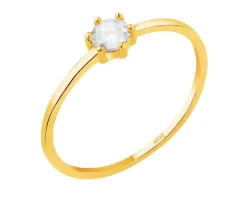 Złoty pierścionek z cyrkonią