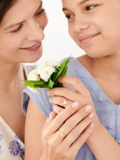 Złoty pierścionek z cyrkoniami - serce