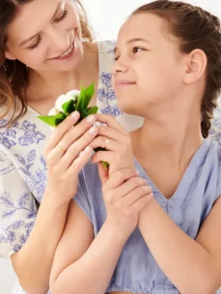 Złoty pierścionek z cyrkoniami - serce