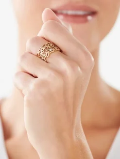 Złoty pierścionek z cyrkoniami - kwiaty