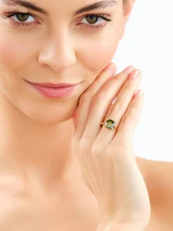 Złoty pierścionek z cyrkonią