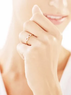 Złoty pierścionek z cyrkoniami - nieskończoność