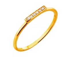 Złoty pierścionek z cyrkoniami