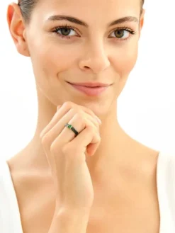 Złoty pierścionek z cyrkoniami