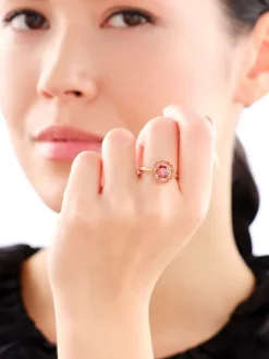 Złoty pierścionek z cyrkoniami