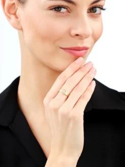 Złoty pierścionek z cyrkonią - oko