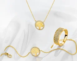 Złoty pierścionek z cyrkoniami