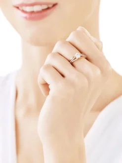 Złoty pierścionek z cyrkoniami