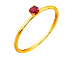 Złoty pierścionek z rubinem syntetycznym