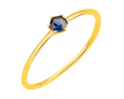 Złoty pierścionek z szafirem syntetycznym